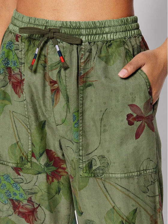 Desigual Stoffhose DISNEY Mickey Camo Flowers 22SWPW23 Grün Regular Fit 6 Desigual Stoffhose DISNEY Mickey Camo Flowers 22SWPW23 Grün Regular Fit – Bild 4