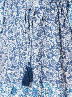 Maaji Sommerkleid 1814CPO603 Blau Relaxed Fit 10 Maaji Sommerkleid 1814CPO603 Blau Relaxed Fit -Deutschland Kleid Zart Verkaufs-Shop maaji sommerkleid 1814cpo603 blau relaxed fit 3