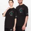 Puma T-Shirt Unisex Uptown Graphic 537972 Schwarz Relaxed Fit 1 Puma T-Shirt Unisex Uptown Graphic 537972 Schwarz Relaxed Fit -Deutschland Kleid Zart Verkaufs-Shop puma t shirt unisex uptown graphic 537972 schwarz relaxed fit