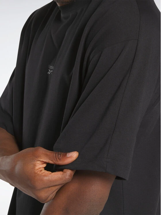Reebok T-Shirt Classics Wardrobe Essentials T-Shirt HS7162 Schwarz Oversize 6 Reebok T-Shirt Classics Wardrobe Essentials T-Shirt HS7162 Schwarz Oversize – Bild 4