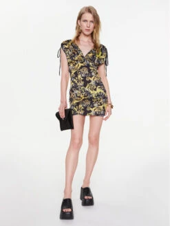 Versace Jeans Couture Kleid Für Den Alltag 74HAO921 Schwarz Slim Fit 8 Versace Jeans Couture Kleid Für Den Alltag 74HAO921 Schwarz Slim Fit -Deutschland Kleid Zart Verkaufs-Shop versace jeans couture kleid fur den alltag 74hao921 schwarz slim fit 1